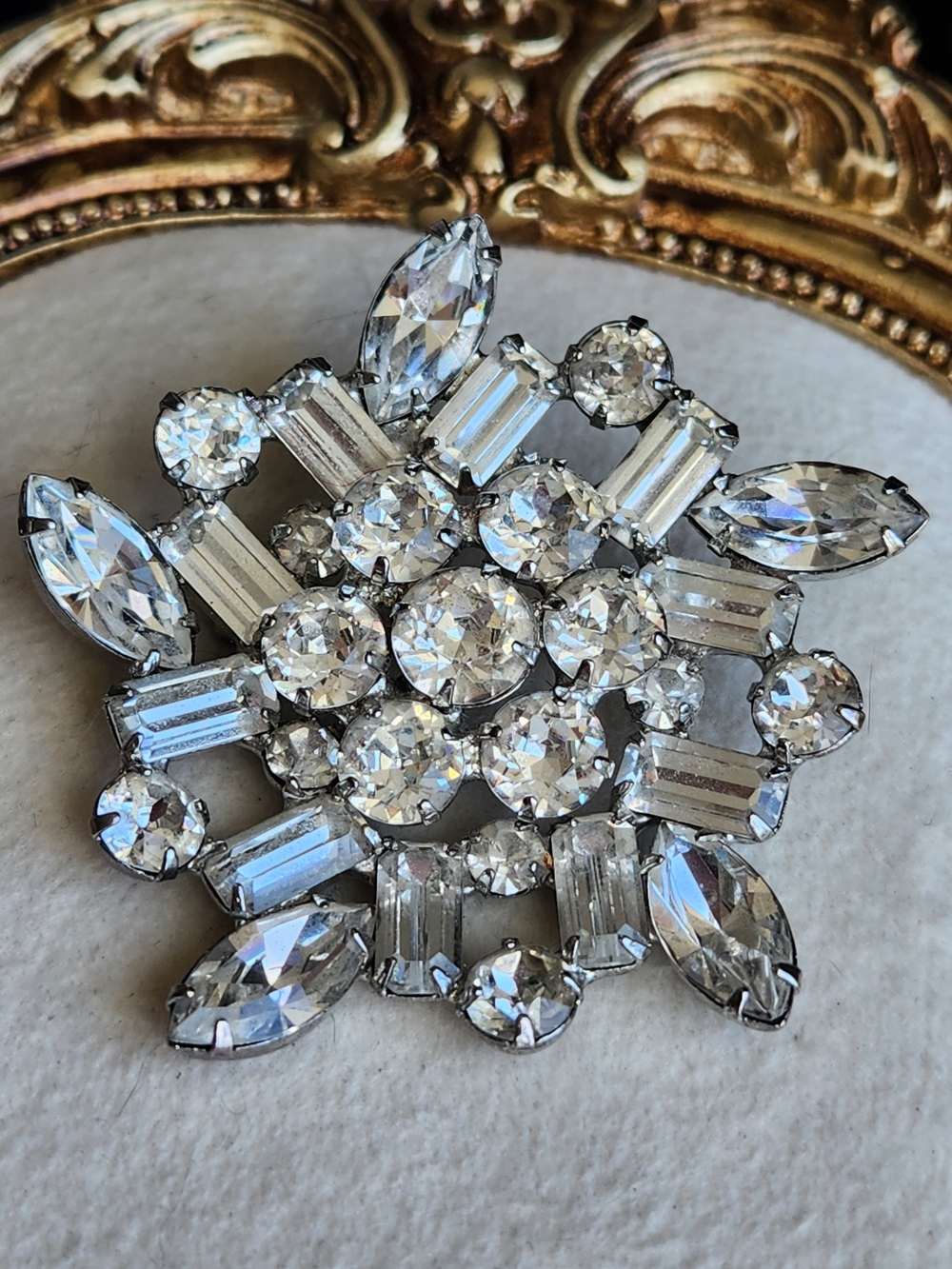 VTG WEISS Signed Clear Rhinestone Cluster Brooch Pin Silver Tone 1950s Mid-Cent